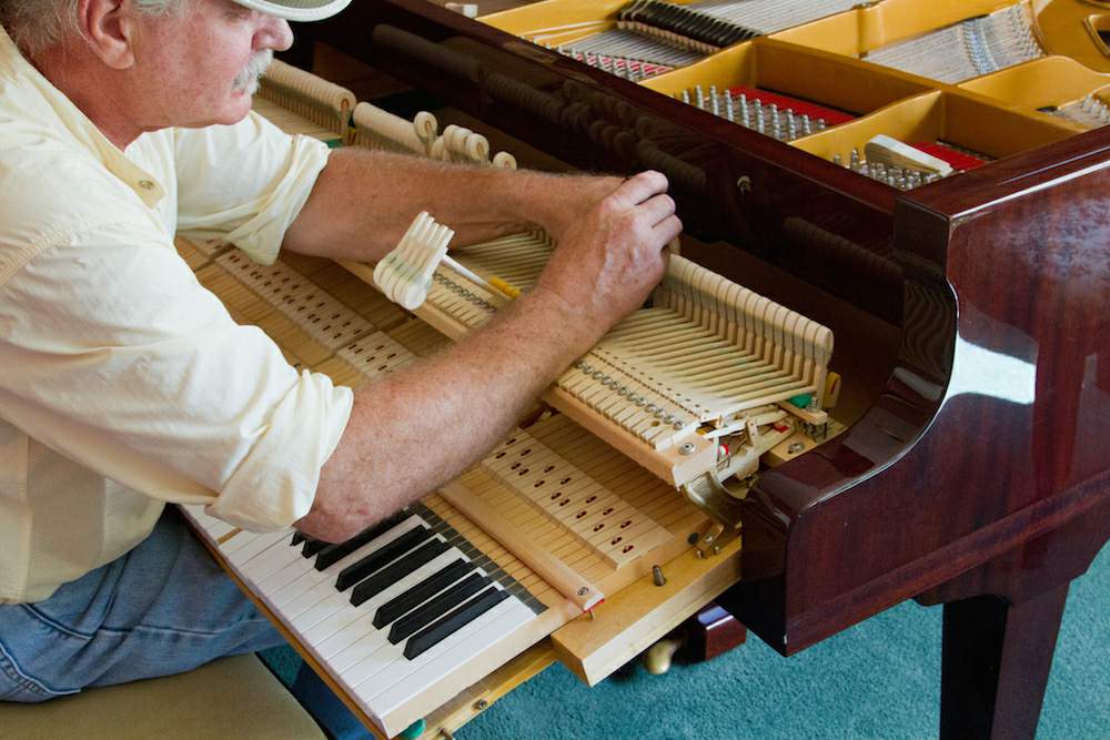 Piano tuner