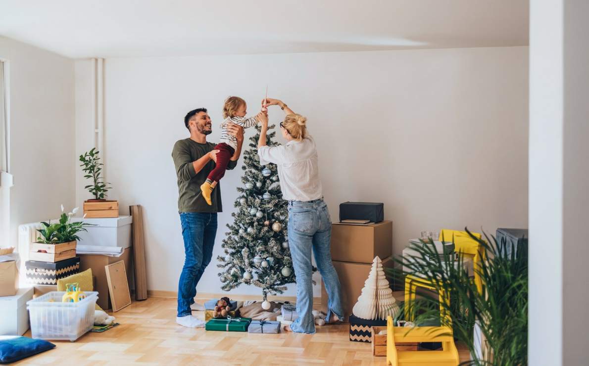 Tips for Efficiently Unpacking While Preparing for Christmas