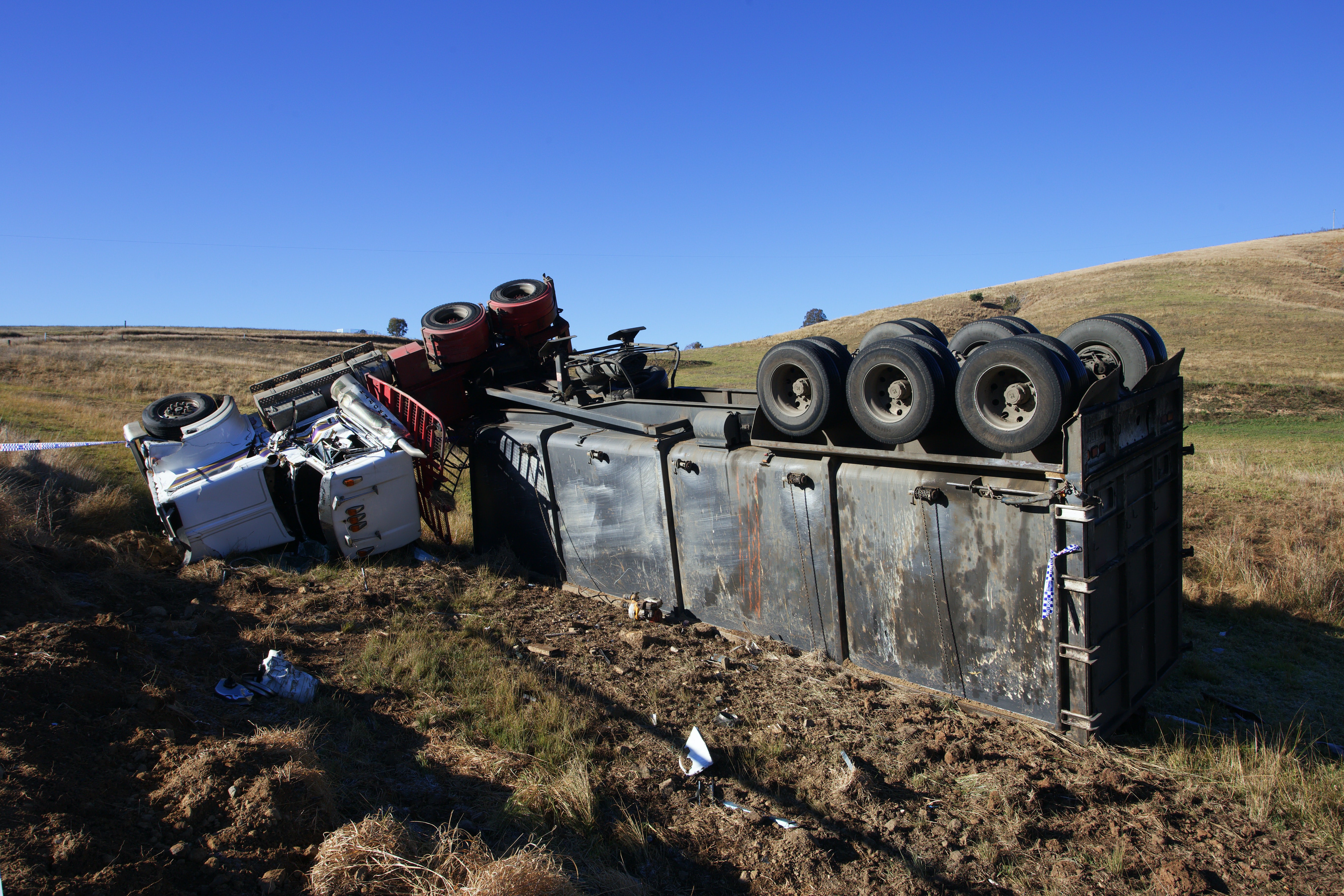 Photograph of a moving truck crash - insure your removal
